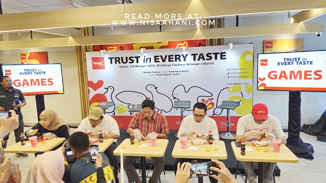 Challenge makan Richeese Factory