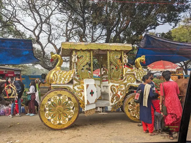 Horse Carriages offering rides around the Kolkata Maidan