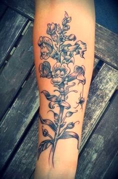 Women Hand Tattooed of Snapdragon, Snapdragon Designs Tattoo on Hand, Hand Tattoos of Snapdragon Flower, Flower, Parts, Women.