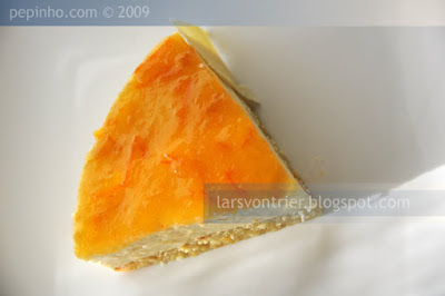 Tarta de mousse de queso y naranja amarga