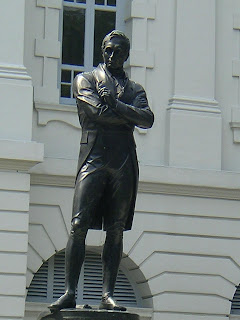 Sir Stamford Raffles Statue