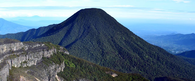 View gunung pangrango.jpg