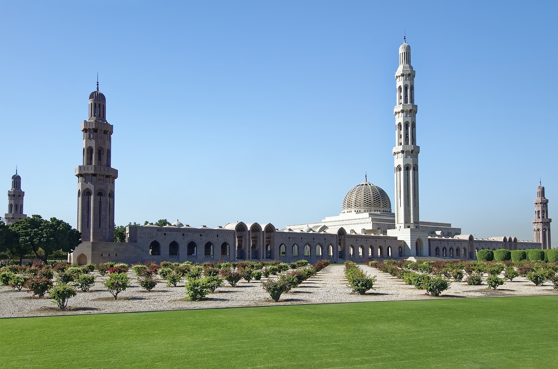 Best places to celebrate Oman National Day by GlobalGuide.Info