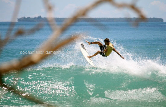 surfing di Mentawai