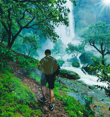Photography in Vasundhara waterfall