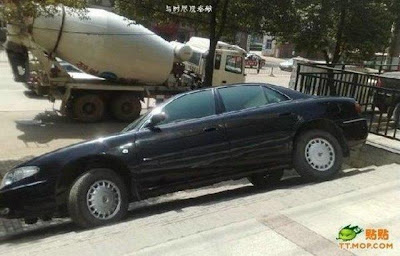 Foto Cara Parkir Mobil Super Keren Susah Ditiru Pasti Ditangkap Polisi Gambar Mobil Parkir Cool Picture