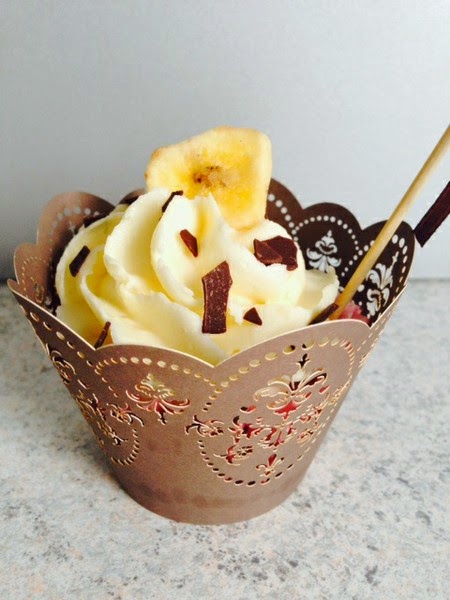 http://cecilecupcakecafe.blogspot.de/2013/09/banana-split-cupcakes.html