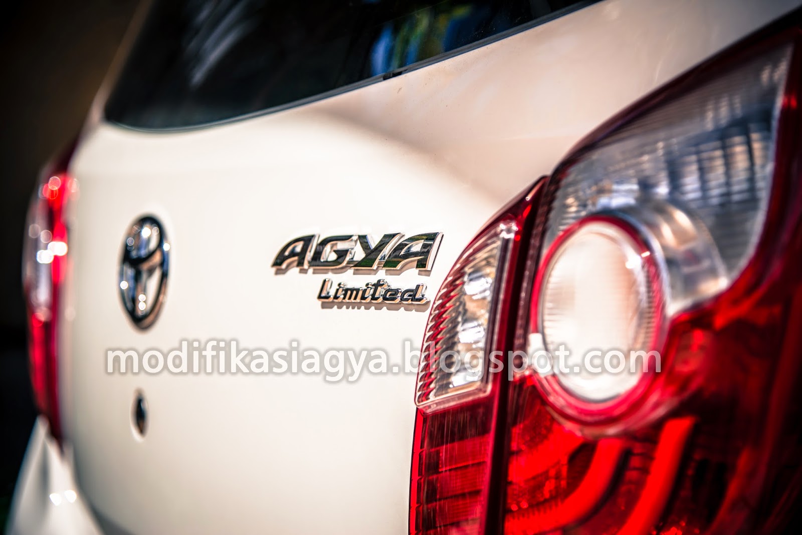 Modifikasi Toyota Agya Modifikasi Lampu Belakang Tail Light Toyota