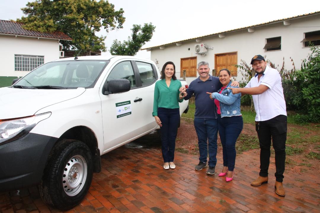  Senadora Mailza entrega caminhonete de sua emenda para Saúde em Epitaciolândia 