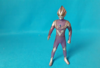 Anos 90, Boneco figura de ação articulada nos braços e cintura do Ultraman Tiga Speed Type  roxo e prateado - tsuburaya productions 1996  - 17,5cm -  R$ 30,00