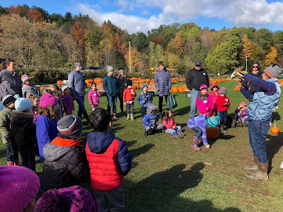 kindergarten at pumpkin patch