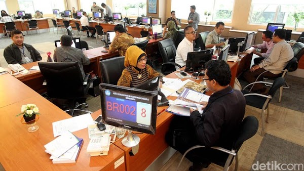 Peringkat Kemudahan Bisnis Turun, Paket Ekonomi Jokowi Kurang Nendang