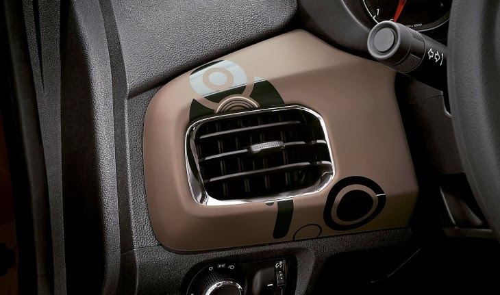Chevrolet Onix é na Rumo Norte - No Onix, o painel pode ser personalizado com adesivos. As saídas de ar tem moldura cromada (LT e LTZ).