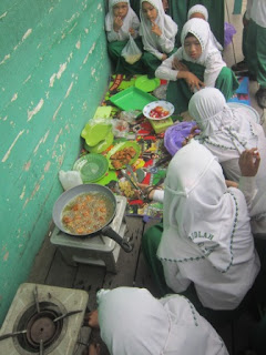 Bemasakan Sebelum Pengukuhan Kelas VI Tahun Pelajaran 2015/2016