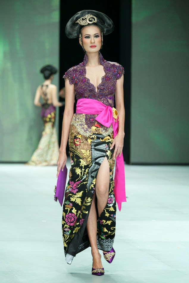 Koleksi Kebaya Anne Avantie  Indonesia Fashion Week 2014