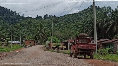 Horeee ! Jalan Dibuka, Warga Nassau,Toba Gembira dan Kibarkan Bendera Merah Putih   