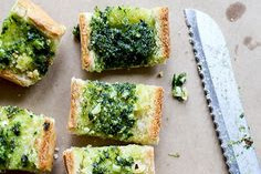   Vegan Garlic Bread with Kale Pesto