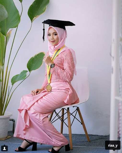 model hijab wisuda simple terbaru