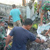Warga dan TNI di Ngimbang Bersihkan Saluran Air