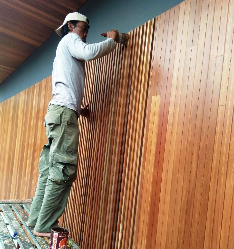 Memasang Plafond Kayu  di Dinding  di Daerah Jaksel 