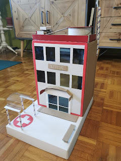 papierowy model szpitala - kartonowe modelarstwo dla dzieci