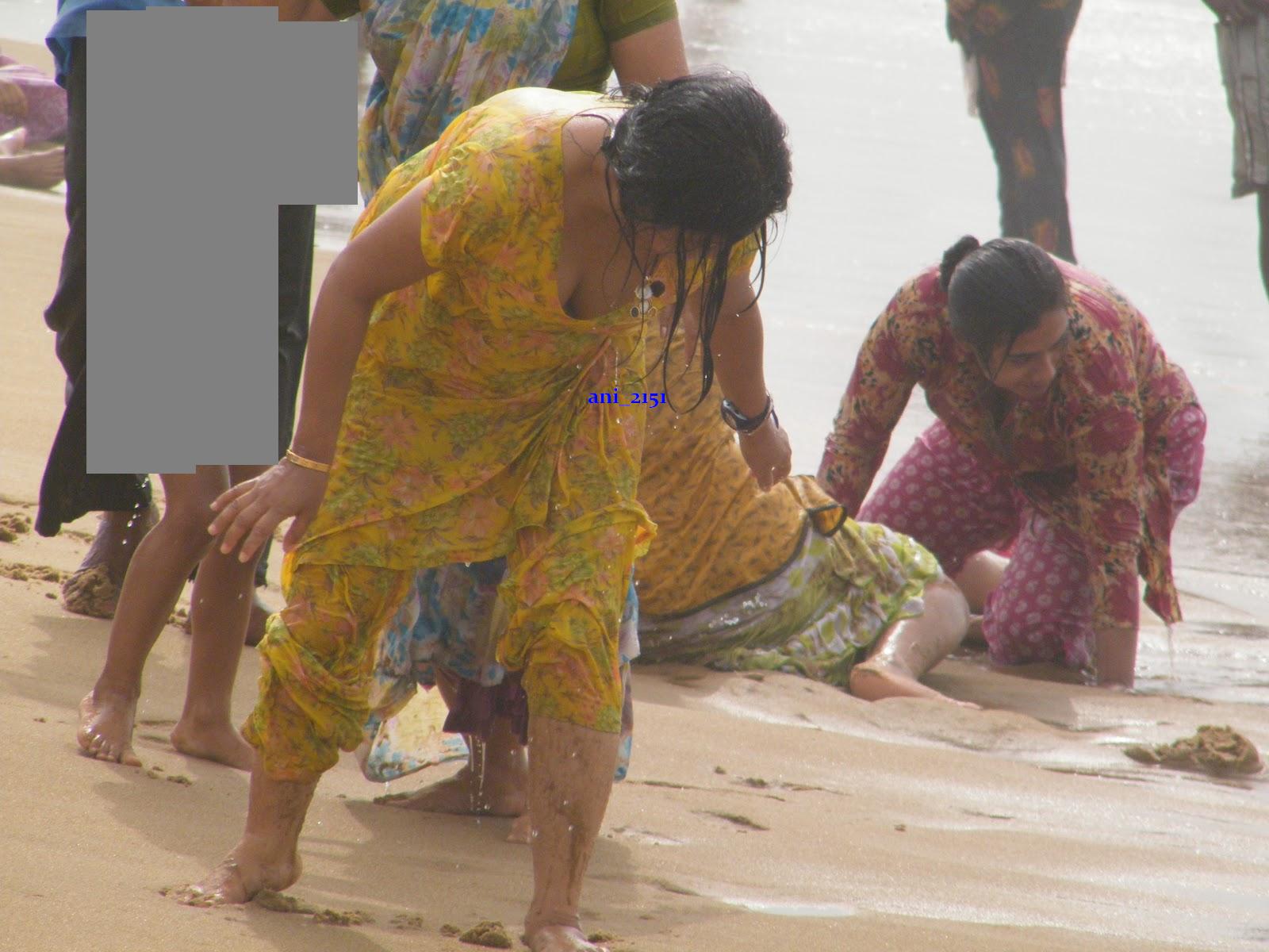 Hot Indian Girl Friends Women Bathing At Ganga River | Filmvz Portal