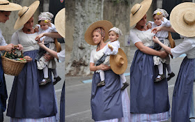 costumes provençaux