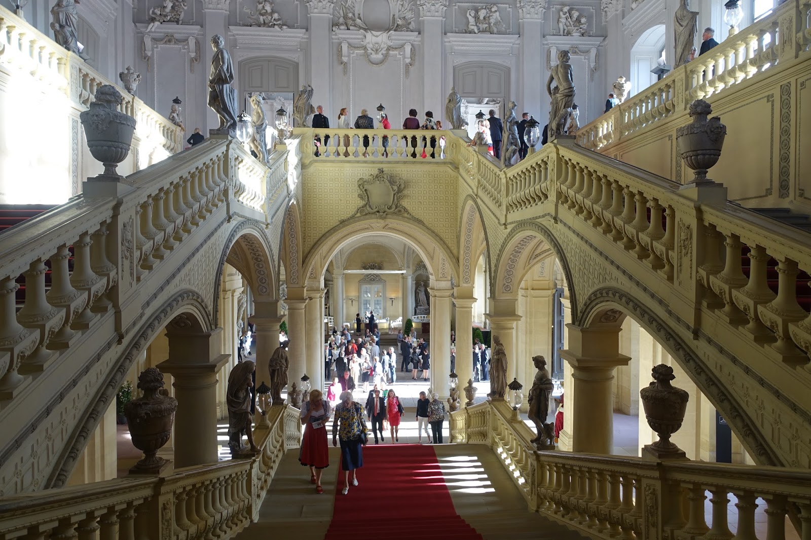 schiller-wine: Cellar Tour and Tasting at Staatlicher Hofkeller in