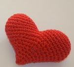 http://lanaynay.blogspot.com.es/2011/03/corazon-amigurumi.html