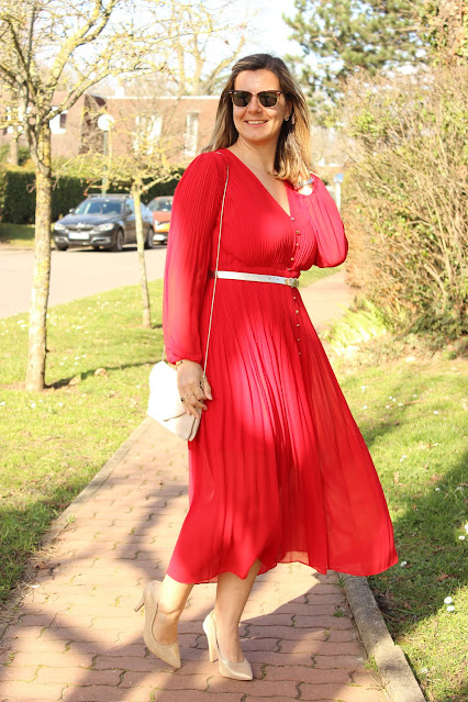 Robe rouge Maje, escarpins Minelli, look du jour, Les petites bulles de ma vie