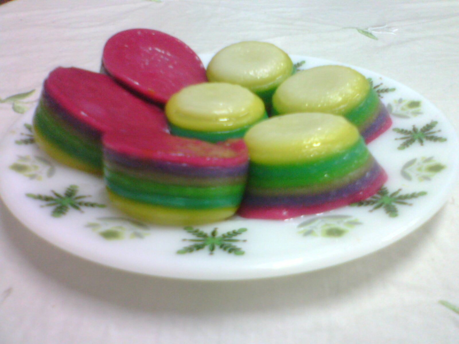 -Mak Mok Tomey-: Kuih Lapis Warna-warni & Apam Gula Hangus