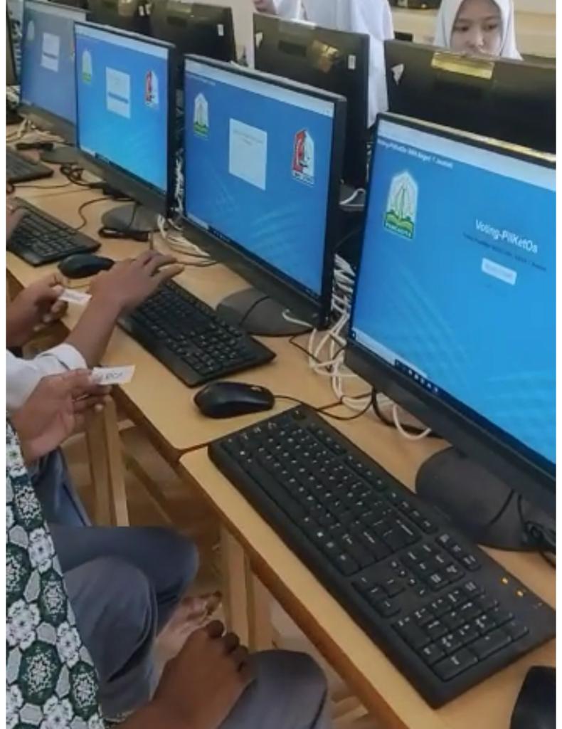 Wow! SMAN 1 Jeunieb Sukses Gelar Pemilihan Ketua OSIS Berbasis Digital