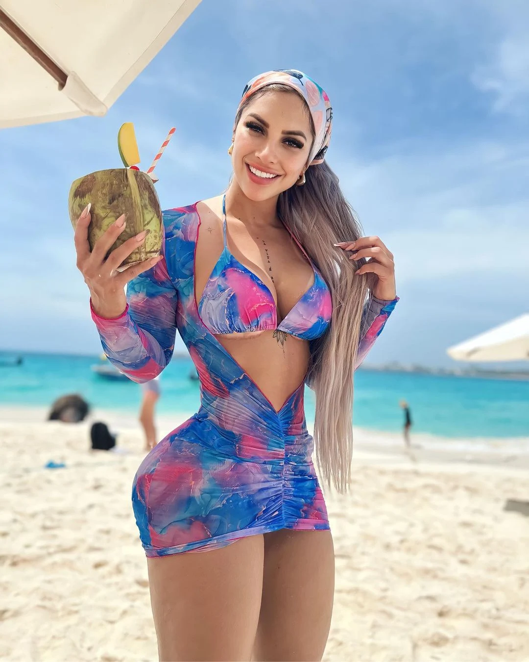 Colombia's sexiest policewoman takes social media by storm