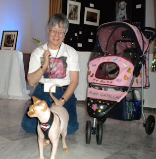 Teri and Disco NoFurNo at a BlogPaws Conference