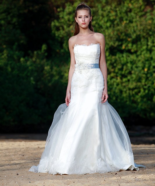  Wedding  Dresses  with Colored  Sash  Bridal  Evening