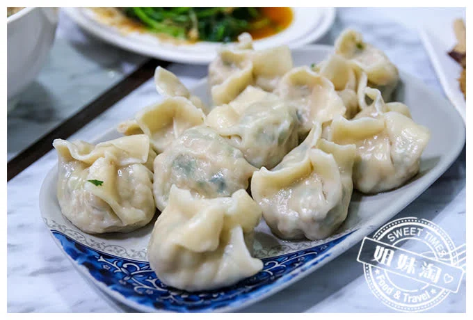 高雄何媽媽麵坊高麗菜水餃
