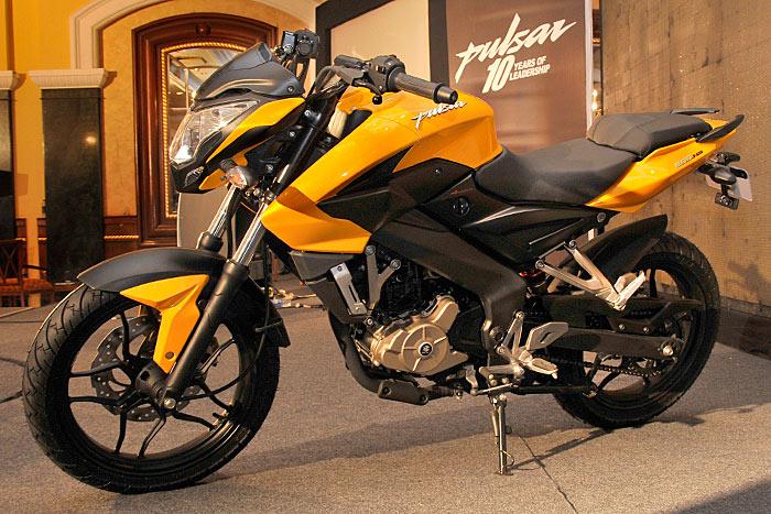 Harga dan Spesifikasi Motor Bajaj Pulsar 200 NS title=