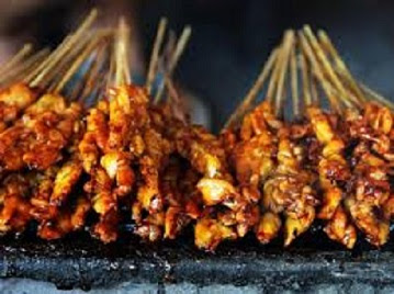  adalah makanan yang terbuat dari potongan daging kambing Sate Kambing dan Asal mula Sate di Indonesia