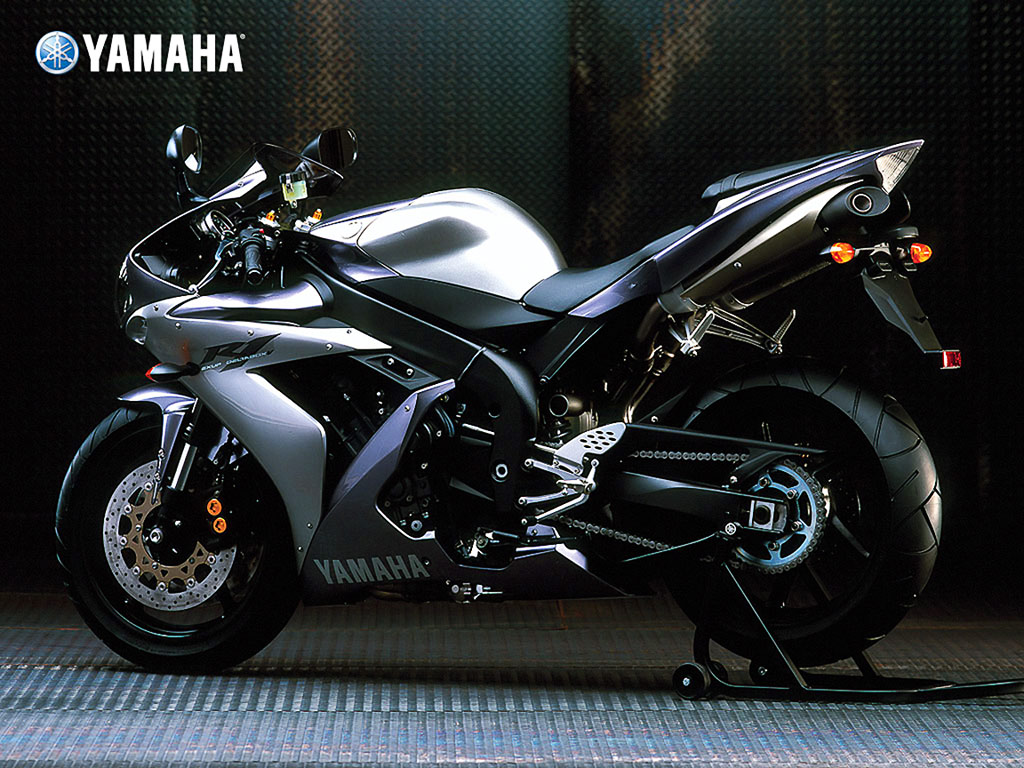 Yamaha YZF R1 White