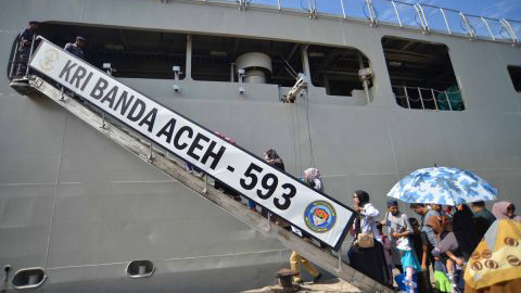 TNI AL menyiapkan KRI 593 Banda Aceh untuk mudik gratis dengan rute pelayaran Jakarta-Semarang-Surabaya.