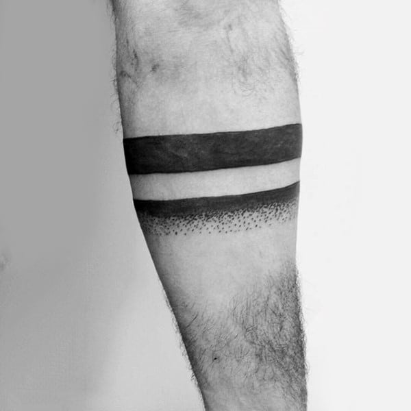 40 braçadeiras de tatuagens masculinas | Veja e inspire-se!
