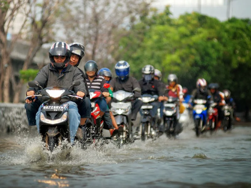 Apa Saja Yang harus Dicek Pada Kendaraan Setelah Menerjang Banjir?