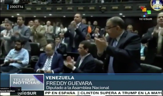 Derecha venezolana intenta dar un golpe de Estado parlamentario