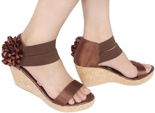 Trends Model Sepatu  Wanita  Terbaru  2022 Paling Trendry