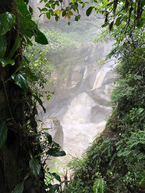 Pailon del diablo - baños - Ecuador - blog Andares - Viajando entre sueños