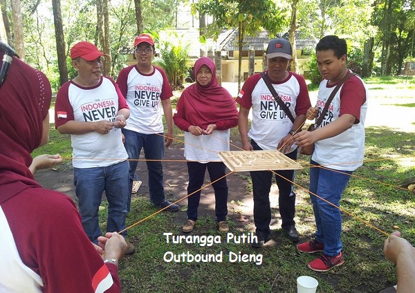 Outbound Turngga Putih Dieng