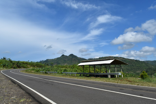 salah satu sisi jalan menuju pantai gemah