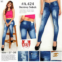 celana jeans wanita robek, celana jeans robek perempuan, jeans robek wanita, celana jins, celana jean, model celana jeans perempuan, gambar celana jeans, celana punk, cara membuat celana jeans robek, cara membuat celana robek, cara membuat celana sobek, cara menyobek celana jeans, model celana jeans perempuan terbaru, cara mencuci pakaian, cara membuat celana, celana robek robek