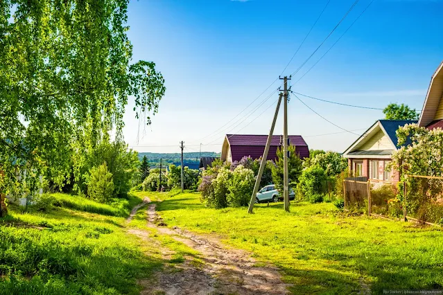 Грунтовая дорога в деревне