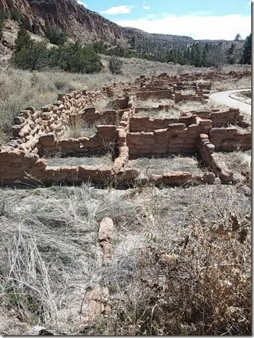 0325151243 (480x640)